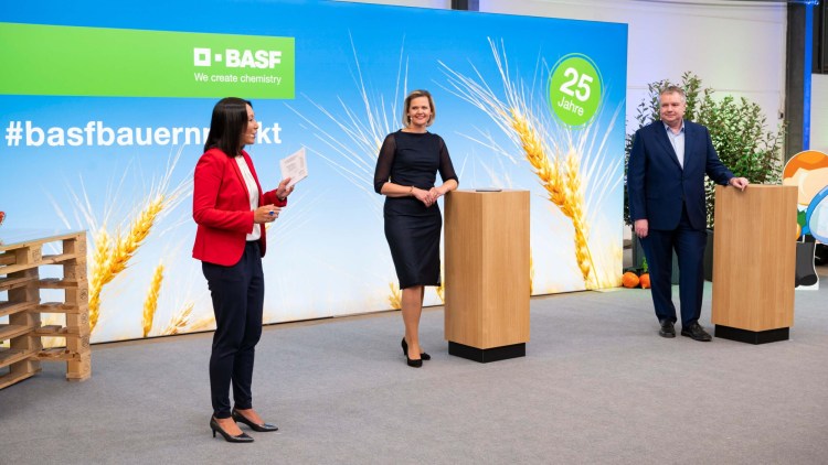 Eröffnung und Grußworte beim virtuellen Bauernmarkt der BASF